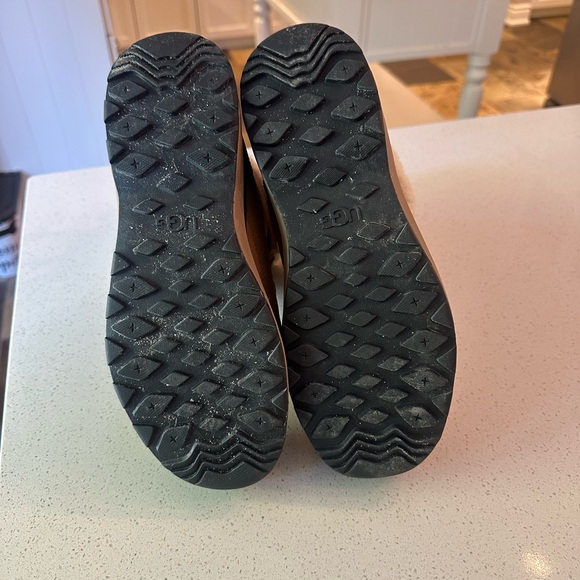 Ugg Adirondack Boots - Picture 5 of 6